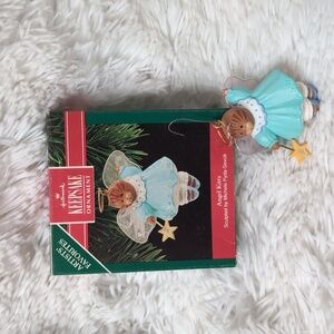 Vintage 1990 Cat Hallmark Keepsake Angel Kitty Ornament - Adorable!